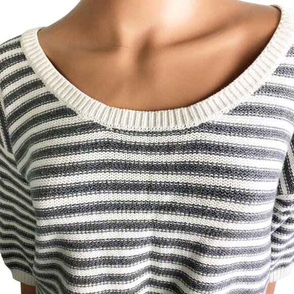 juniors AEROPOSTALE gray & white SWEATER striped top size M medium - Picture 4 of 8